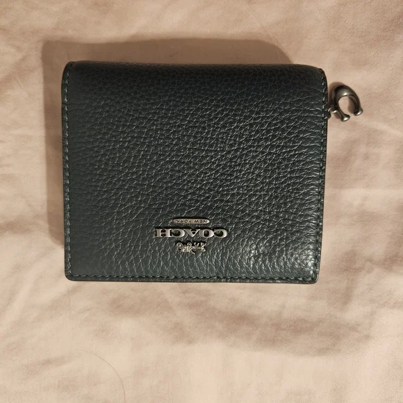 Coach Green Leather Snap Wallet - Picture 2 of 5